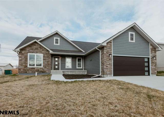Property at 711 Evergreen St, Kimball, NE 69145, 3 beds, 2 baths