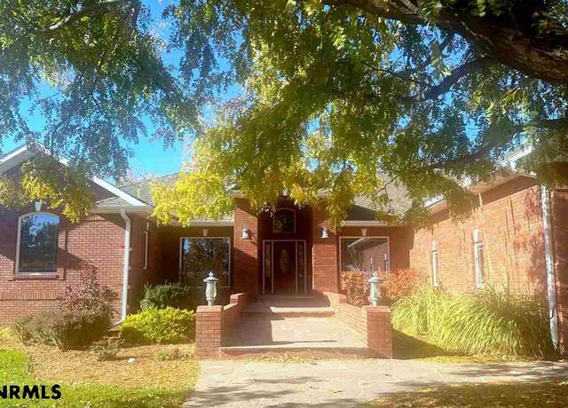 Property at 90610 Enterprise Dr, Scottsbluff, NE 69361, 5 beds, 4 baths