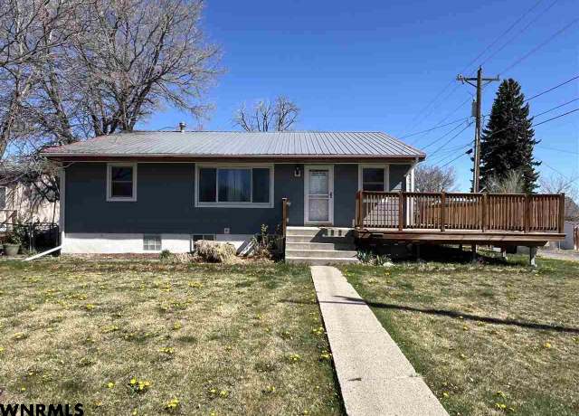 Property at 313 W 4th St, Kimball, NE, 6 beds, 3 baths