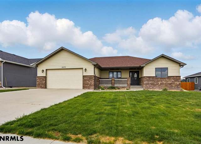 Property at 2570 Settler Dr, Gering, NE 69341, 5 beds, 3 baths