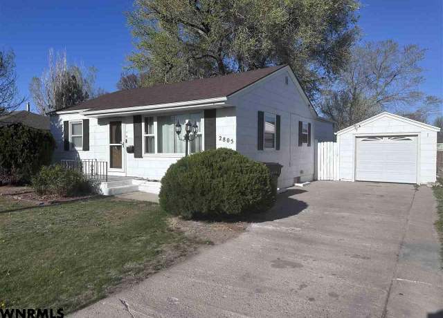 Property at 2805 5th Ave, Scottsbluff, NE 69361, 3 beds, 2 baths
