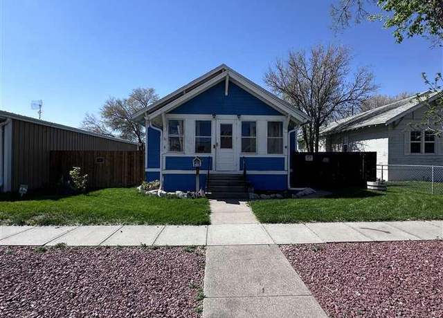 Property at 210 W 15th St, Scotttsbluff, NE 69361, 4 beds, 2 baths