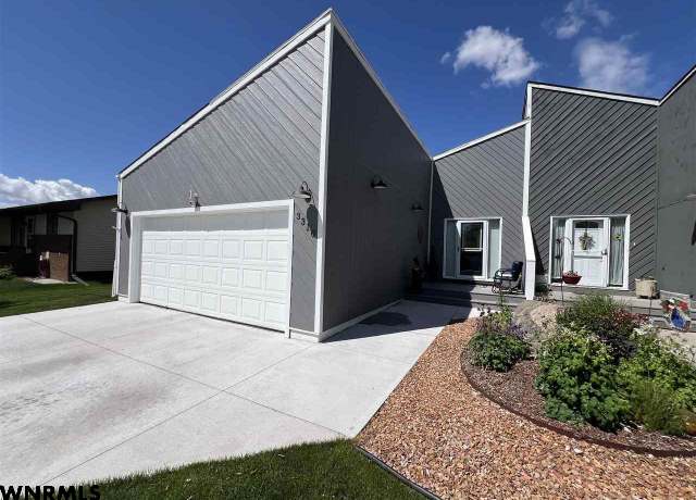 Property at 3310 Avenue H, Scottsbluff, NE 69361, 3 beds, 2 baths