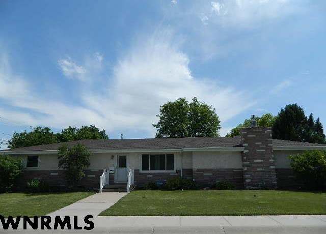 Property at 1345 U St, Gering, NE 69341, 5 beds, 3 baths
