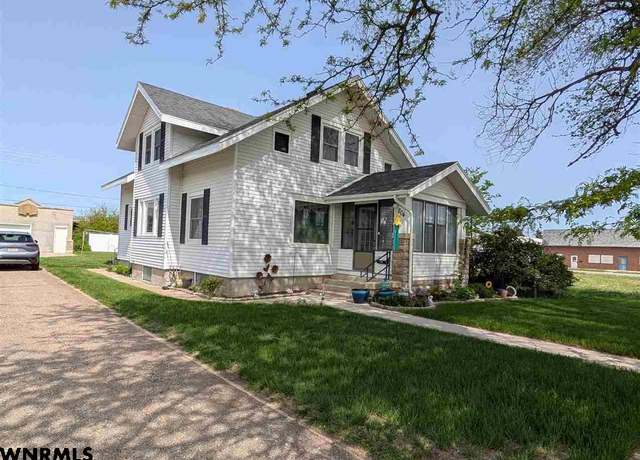 Property at 204 S Oak St, Kimball, NE 69145, 3 beds, 2 baths