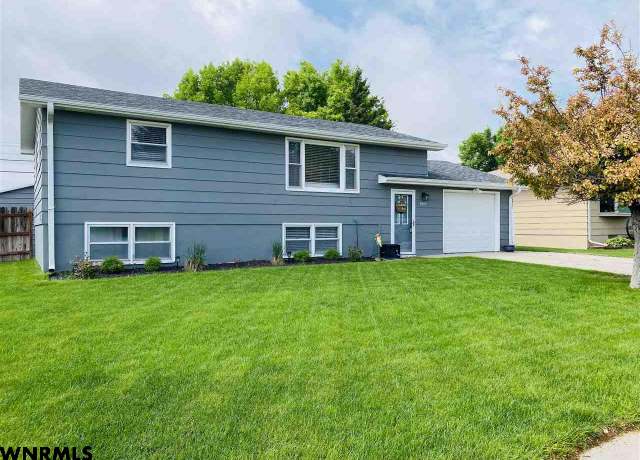 Property at 2665 Chateau Way, Gering, NE 69341, 2 beds, 2 baths