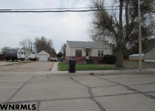 Property at 2809 Avenue D, Scottsbluff, NE 69361, 4 beds, 1 bath