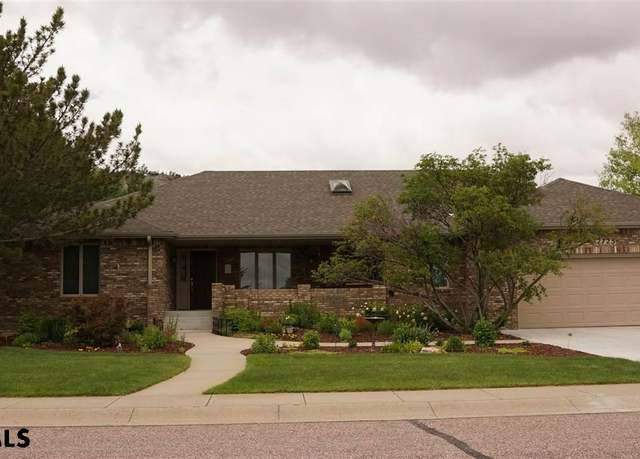 Property at 2725 Grandview Dr, Gering, NE 69341, 5 beds, 4 baths