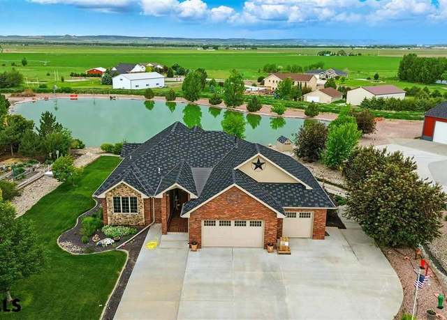 Property at 250439 Highland Rd, Scottsbluff, NE 69361, 3 beds, 4 baths
