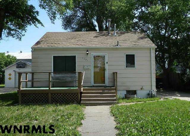 Property at 1521 Cowen Dr, Scottsbluff, NE 69361, 3 beds, 2 baths
