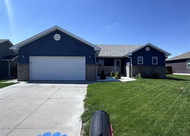 Property at 2475 Prairie St, Gering, NE, 6 beds, 3 baths