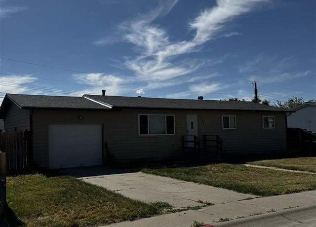 Property at 545 Mark Dr, Gering, NE 69341, 3 beds, 1 bath