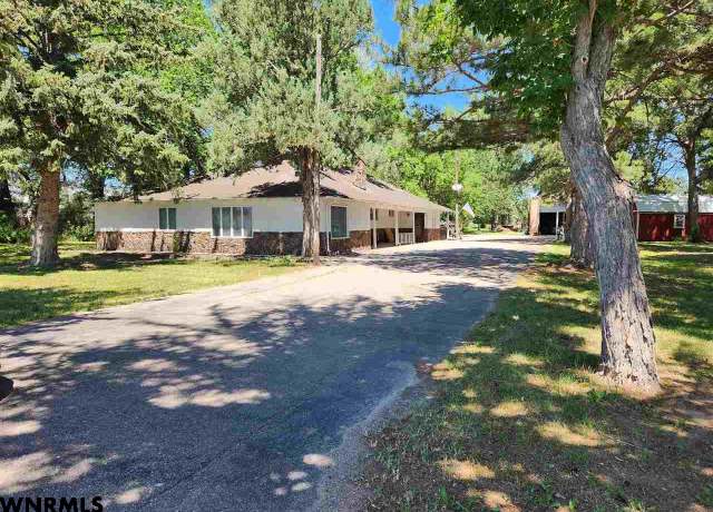 Property at 240510 Highland Rd, Scottsbluff, NE 69361, 3 beds, 3 baths