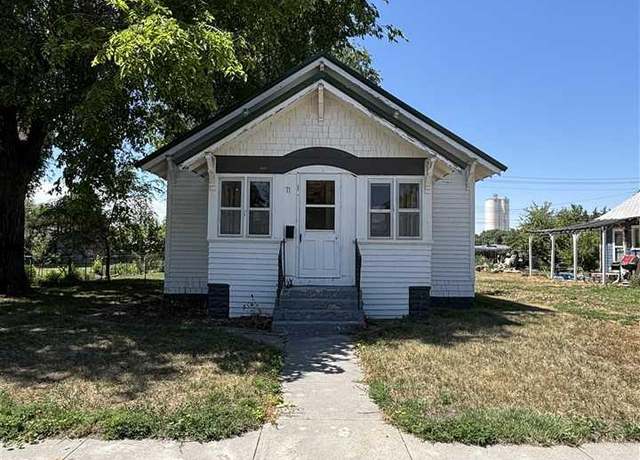 Property at 719 Avenue B, Bayard, NE 69334, 3 beds, 1 bath