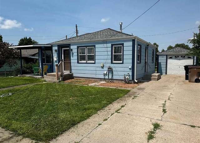 Property at 717 W Overland Dr, Scottsbluff, NE 69361, 3 beds, 1 bath