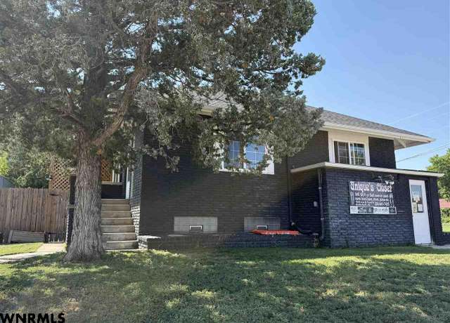 Property at 1824 Avenue B, Scottsbluff, NE 69361, 3 beds, 3 baths