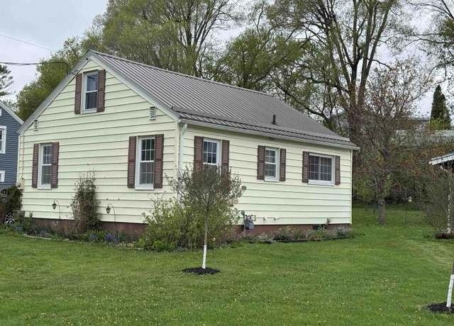 Property at 15 Monroe Pkwy, Massena, NY 13662, 3 beds, 1 bath