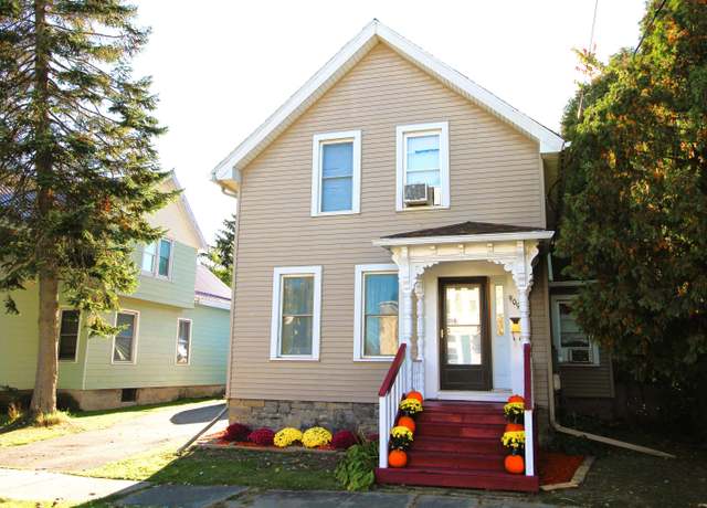 Property at 909 Pickering St, Ogdensburg, NY 13669, 3 beds, 1.5 baths