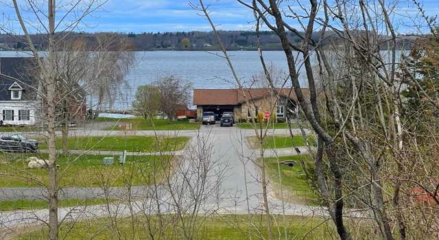 Photo of 8 River Edge Cir, Ogdensburg, NY 13669