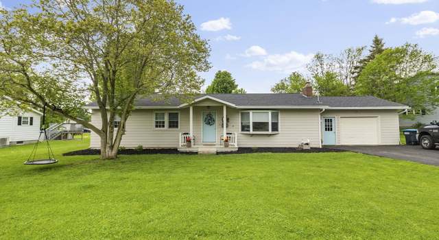 Photo of 21 Fairlane Dr, Canton, NY 13617