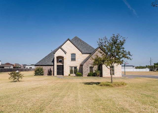 Property at 1 Cheyenne Trl, Iowa Park, TX 76367, 6 beds, 4 baths