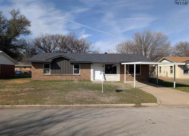 Property at 210 Westwood Dr, Burkburnett, TX 76354, 3 beds, 2 baths