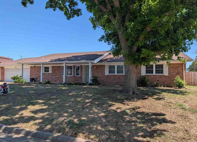 Property at 1045 Jan Lee Dr, Burkburnett, TX 76354, 3 beds, 2 baths