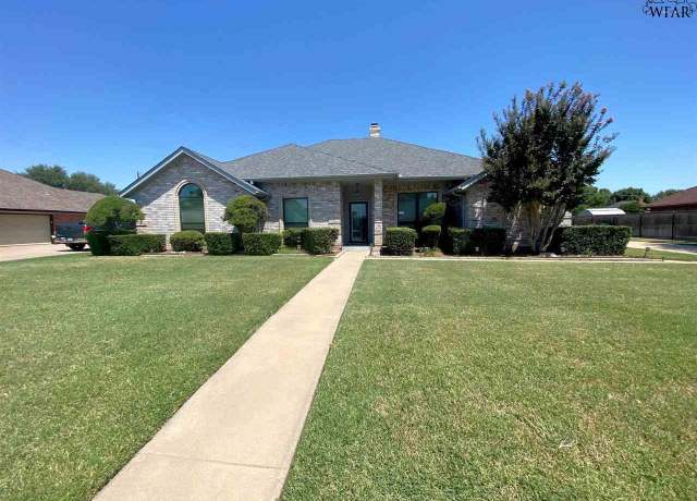 Property at 1105 Pheasant Ln, Burkburnett, TX 76354, 4 beds, 0.5 baths