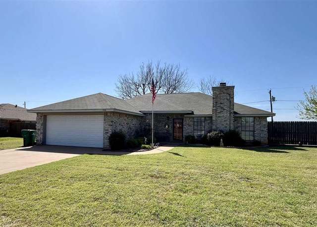 Property at 908 Sugarbush Ln, Burkburnett, TX 76354, 3 beds, 2 baths