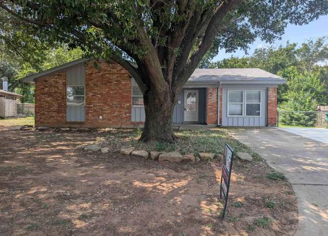 Property at 1002 Jan Dr, Burkburnett, TX 76354, 4 beds, 0.5 baths