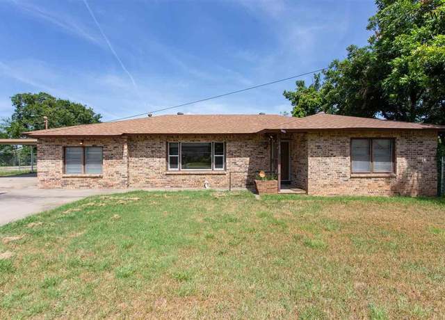 Property at 1029 Sunset Ln, Wichita Falls, TX 76306, 3 beds, 0.5 baths