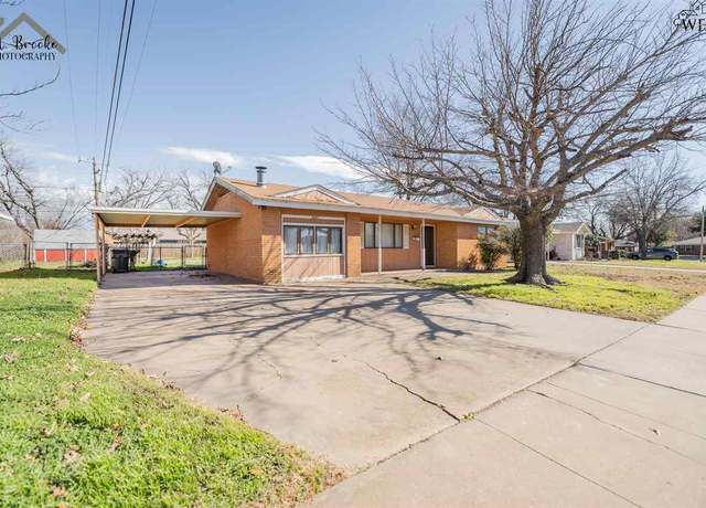 Property at 2027 Gloria Ln, Wichita Falls, TX 76309, 3 beds, 2 baths