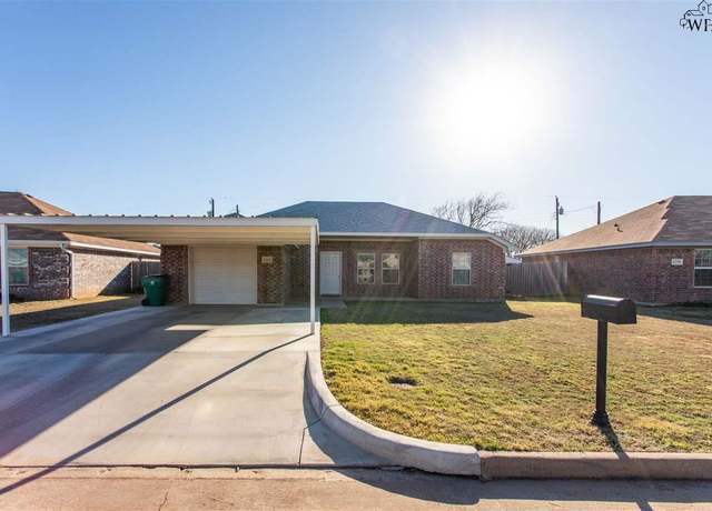 Property at 1212 Newman Ave, Iowa Park, TX 76367, 3 beds, 2 baths