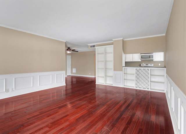 Property at 2100 Santa Fe St Unit 502, Wichita Falls, TX 76309, 2 beds, 2 baths