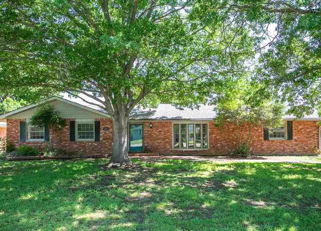Property at 2711 Darwin Dr, Wichita Falls, TX 76308, 4 beds, 3 baths