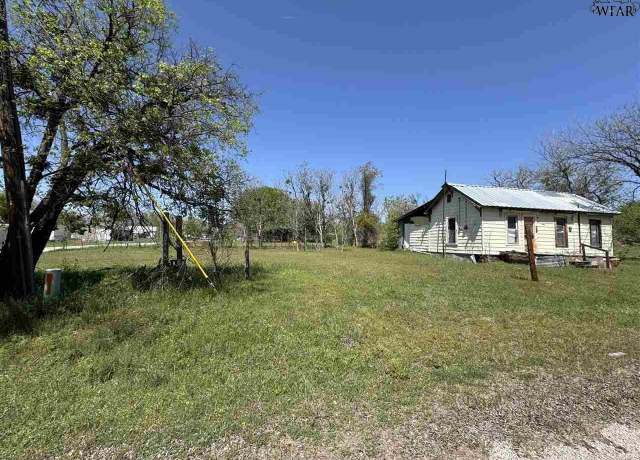 Property at 302 E San Jacinto St Unit 310 E San Jacinto, Henrietta, TX 76365, 1 bed, 1 bath