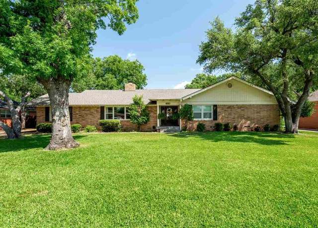 Property at 2618 Bretton Rd, Wichita Falls, TX 76308, 4 beds, 0.5 baths
