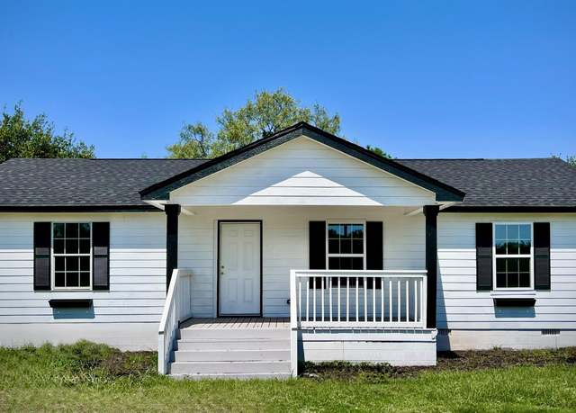 Property at 212 Live Oak St, Wichita Falls, TX 76301, 3 beds, 2 baths
