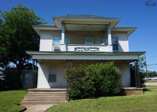 Property at 1100 Burnett St, Wichita Falls, TX 76301, 7 beds