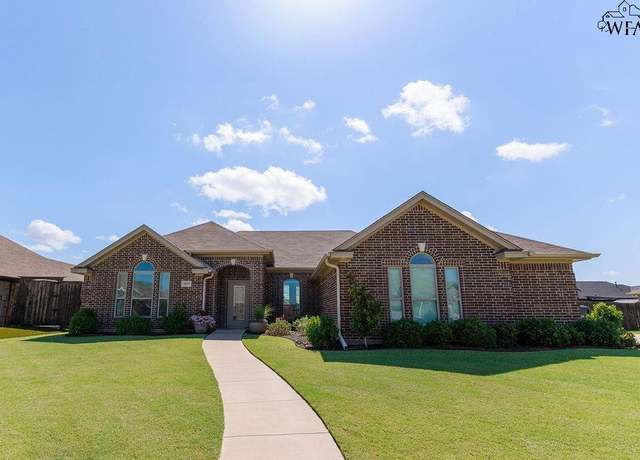 Property at 4935 Spring Hill Dr, Wichita Falls, TX 76310, 4 beds, 2 baths