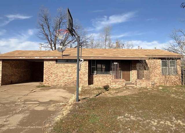 Property at 1204 NW Avenue H, Childress, TX 79201, 3 beds, 2 baths