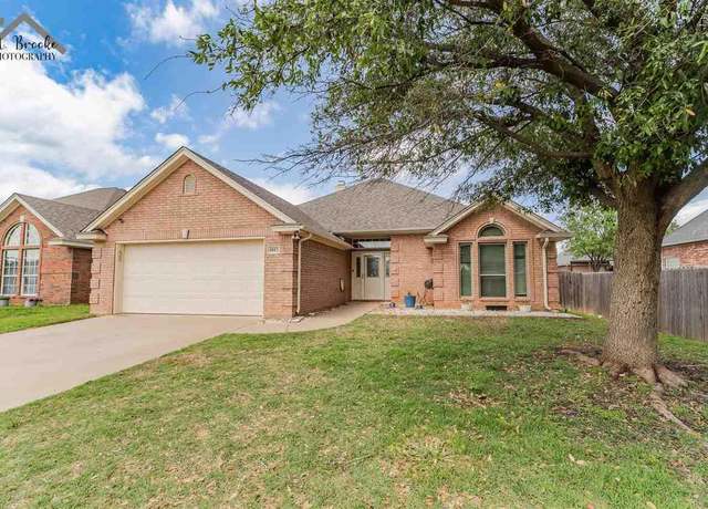 Property at 4813 Olympic Dr, Wichita Falls, TX 76310, 3 beds, 2 baths