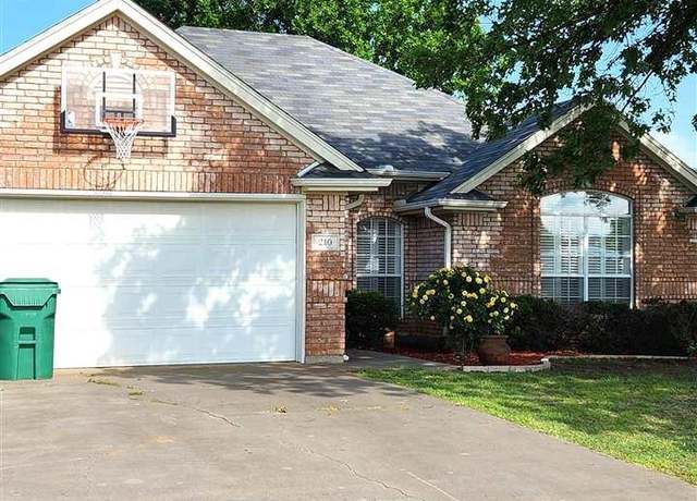 Property at 210 Centennial Pkwy, Henrietta, TX 76365, 3 beds, 2 baths