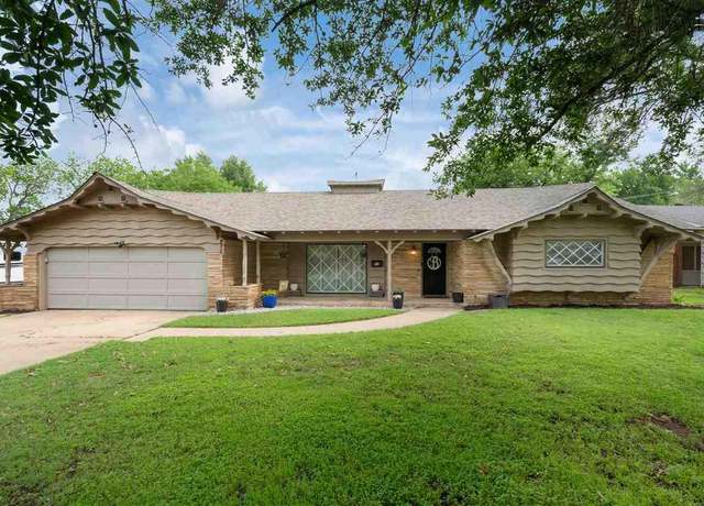Property at 1528 Mesquite St, Wichita Falls, TX 76302, 3 beds, 2 baths