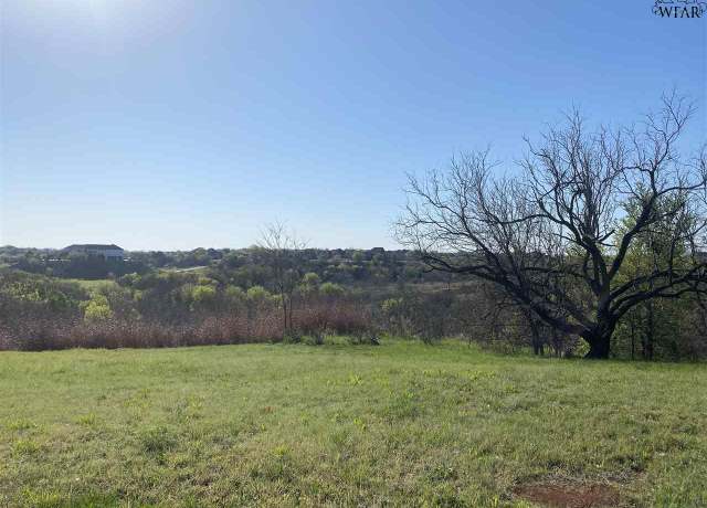 Property at 4515 Woodcrest Cir, Wichita Falls, TX 76309