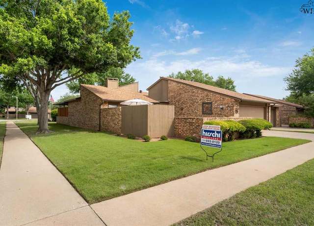 Property at 2820 Happy Hollow Dr, Wichita Falls, TX 76308, 2 beds, 2 baths
