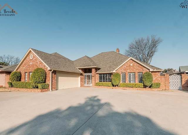 Property at 2031 Peachtree Ln, Wichita Falls, TX 76308, 3 beds, 3 baths