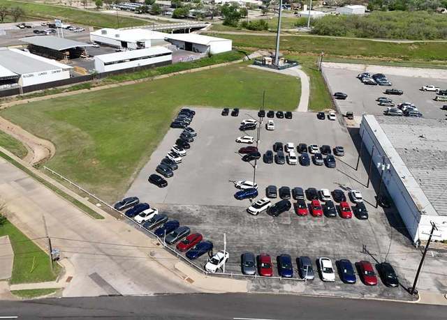 Property at 2914 Jacksboro Hwy, Wichita Falls, TX 76302