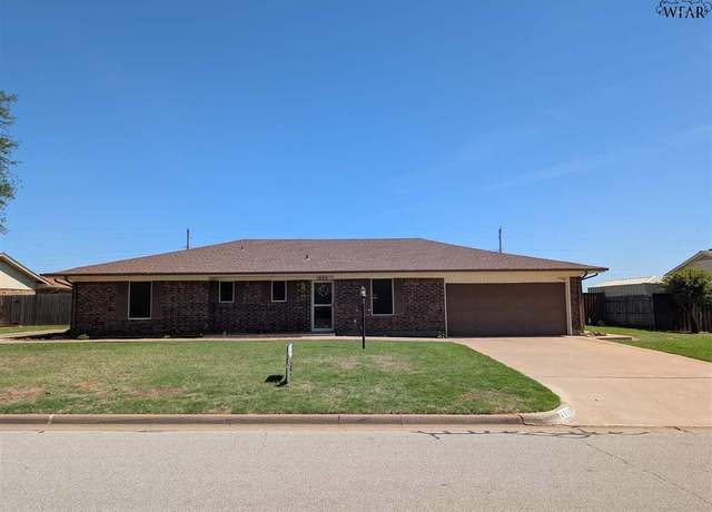 Property at 1035 Jan Lee Dr, Burkburnett, TX 76354, 3 beds, 2 baths