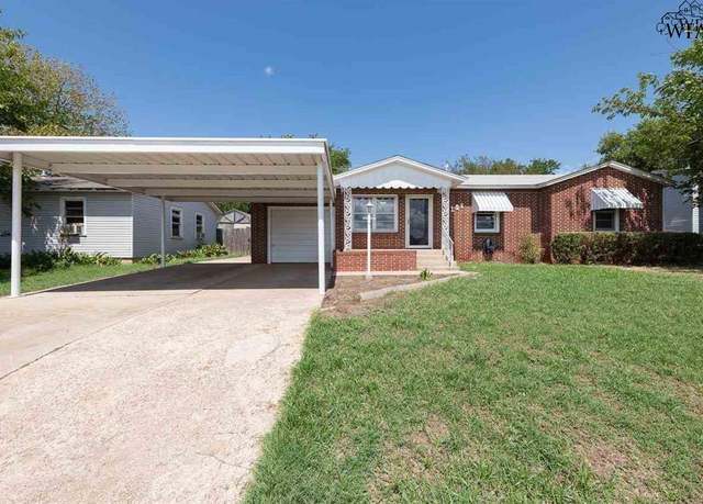 Property at 1108 E Omega St, Henrietta, TX 76365, 4 beds, 2 baths